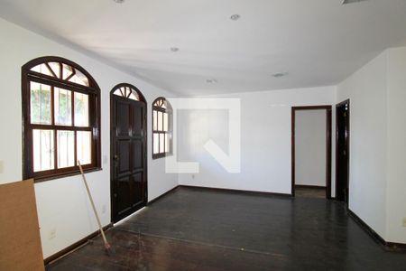 Sala 1 de casa para alugar com 4 quartos, 380m² em Del Castilho, Rio de Janeiro