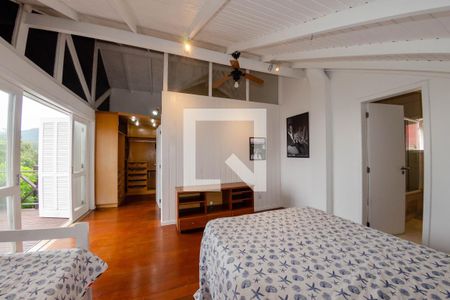 Suíte de casa para alugar com 3 quartos, 320m² em Ingleses do Rio Vermelho, Florianópolis