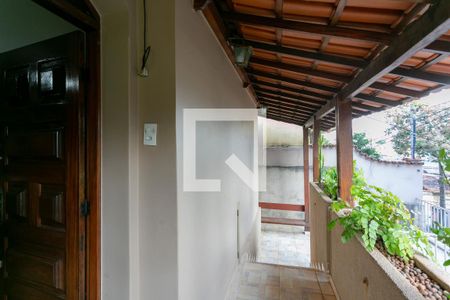 Varanda de casa à venda com 3 quartos, 300m² em Sagrada Família, Belo Horizonte