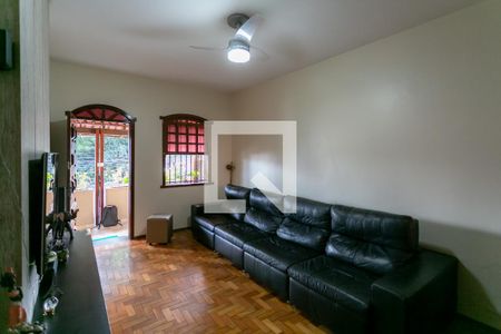 Sala de casa à venda com 3 quartos, 300m² em Sagrada Família, Belo Horizonte