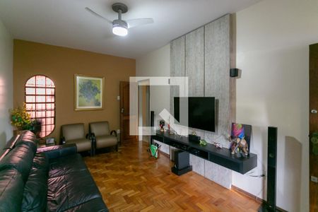 Sala de casa à venda com 3 quartos, 300m² em Sagrada Família, Belo Horizonte