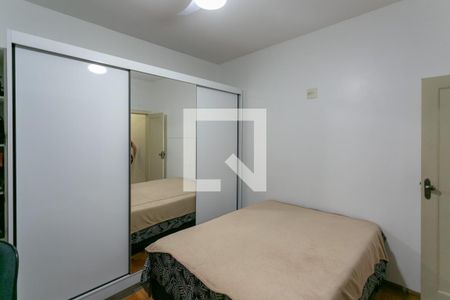 Quarto 1 de casa à venda com 3 quartos, 300m² em Sagrada Família, Belo Horizonte