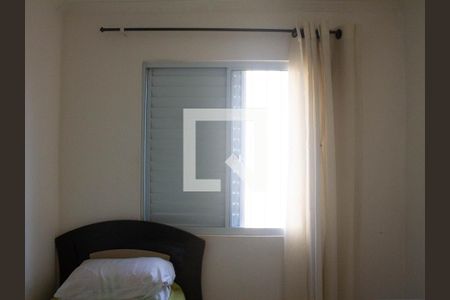 Detalhe Quarto 2 de apartamento para alugar com 2 quartos, 54m² em Parque Pirajussara, Embu das Artes