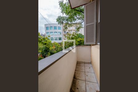 Vista de apartamento para alugar com 3 quartos, 110m² em Santana, Porto Alegre