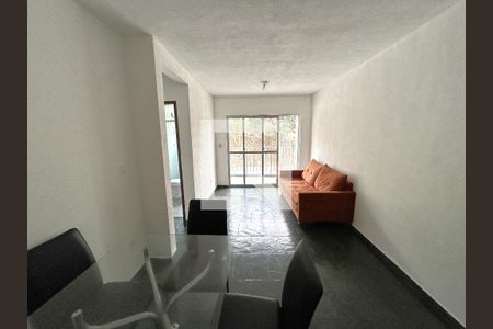 Sala de apartamento para alugar com 2 quartos, 70m² em Jardim Sulacap, Rio de Janeiro