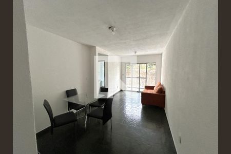 Sala de apartamento para alugar com 2 quartos, 70m² em Jardim Sulacap, Rio de Janeiro