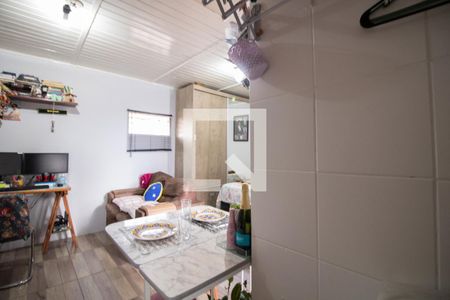 Cozinha de kitnet/studio à venda com 1 quarto, 25m² em Glória, Porto Alegre