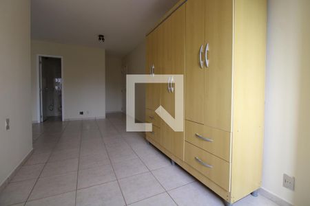 Apartamento à venda com 40m², 1 quarto e 1 vagaSala/Quarto