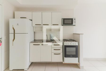 Sala / Cozinha de kitnet/studio para alugar com 1 quarto, 32m² em Ferreira, São Paulo