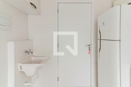 Sala / Cozinha de kitnet/studio para alugar com 1 quarto, 32m² em Ferreira, São Paulo