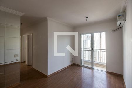 Sala de TV de apartamento à venda com 3 quartos, 69m² em Jardim Tupanci, Barueri