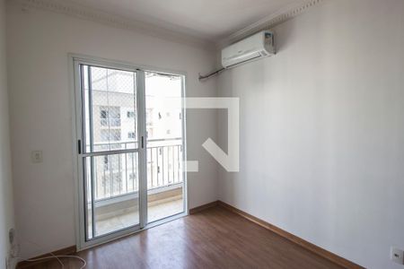 Sala de TV de apartamento à venda com 3 quartos, 69m² em Jardim Tupanci, Barueri