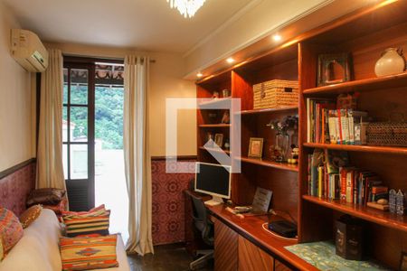 Casa à venda com 286m², 3 quartos e 2 vagas Casa à venda com 286m², 3 quartos e 2 vagasQuarto 2