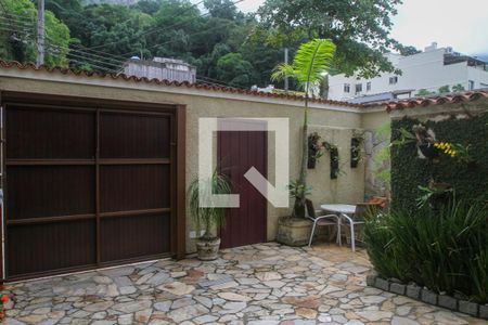 Casa à venda com 286m², 3 quartos e 2 vagas Casa à venda com 286m², 3 quartos e 2 vagasEntrada da Casa