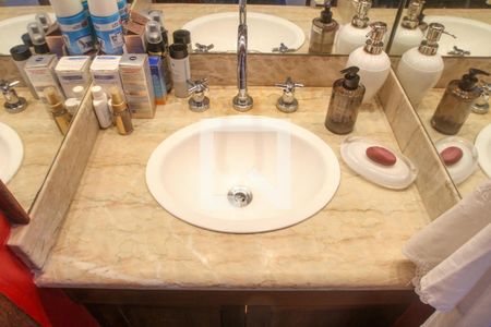 Casa à venda com 286m², 3 quartos e 2 vagas Casa à venda com 286m², 3 quartos e 2 vagasBanheiro Social