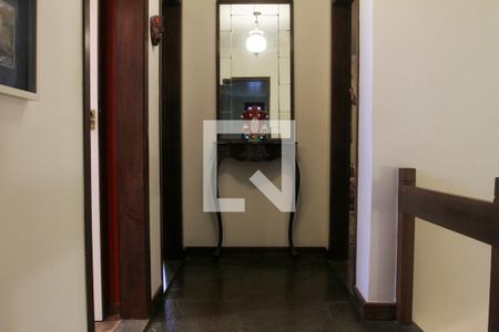 Casa à venda com 286m², 3 quartos e 2 vagas Casa à venda com 286m², 3 quartos e 2 vagasCorredor