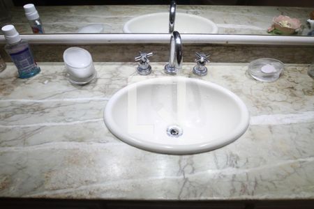 Casa à venda com 286m², 3 quartos e 2 vagas Casa à venda com 286m², 3 quartos e 2 vagasBanheiro do Quarto 3 - Suíte