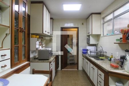 Casa à venda com 286m², 3 quartos e 2 vagas Casa à venda com 286m², 3 quartos e 2 vagasCozinha