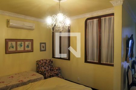 Casa à venda com 286m², 3 quartos e 2 vagas Casa à venda com 286m², 3 quartos e 2 vagasQuarto 3 - Suíte