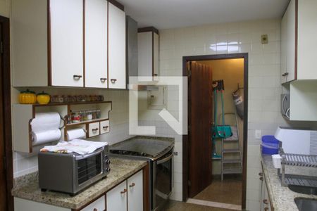 Casa à venda com 286m², 3 quartos e 2 vagas Casa à venda com 286m², 3 quartos e 2 vagasCozinha