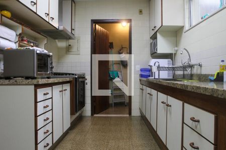 Casa à venda com 286m², 3 quartos e 2 vagas Casa à venda com 286m², 3 quartos e 2 vagasCozinha