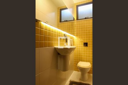 Casa à venda com 286m², 3 quartos e 2 vagas Casa à venda com 286m², 3 quartos e 2 vagasLavabo