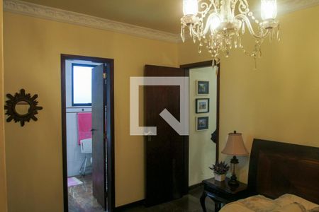 Casa à venda com 286m², 3 quartos e 2 vagas Casa à venda com 286m², 3 quartos e 2 vagasQuarto 3 - Suíte