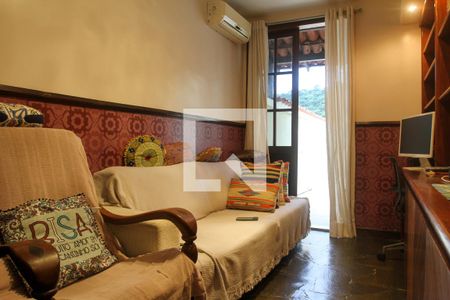 Casa à venda com 286m², 3 quartos e 2 vagas Casa à venda com 286m², 3 quartos e 2 vagasQuarto 2