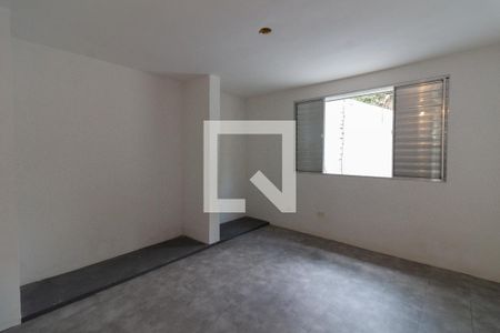 Casa para alugar com 4 quartos, 180m² em Jardim Peri Peri, São Paulo