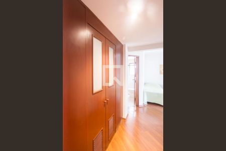 Closet Suíte 1 de apartamento à venda com 4 quartos, 150m² em Campo Belo, São Paulo