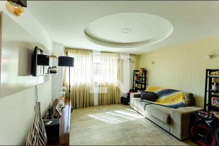 Sala de casa à venda com 5 quartos, 450m² em Vital Brasil, Niterói