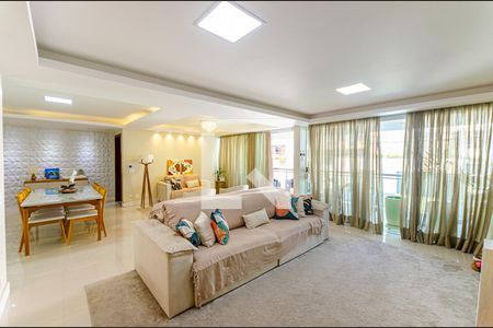 Sala de casa à venda com 5 quartos, 450m² em Vital Brasil, Niterói