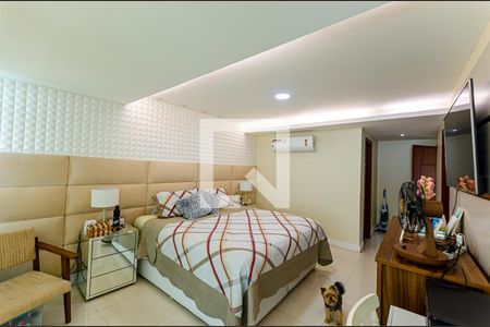 Suite de casa à venda com 5 quartos, 450m² em Vital Brasil, Niterói