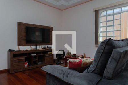 Sala de TV de casa para alugar com 3 quartos, 1000m² em Saraiva, Uberlândia