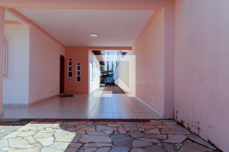 Casa para alugar com 1000m², 3 quartos e 10 vagas Casa para alugar com 1000m², 3 quartos e 10 vagasGaragem