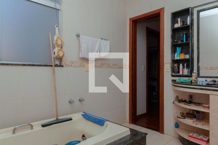 Casa para alugar com 1000m², 3 quartos e 10 vagas Casa para alugar com 1000m², 3 quartos e 10 vagasBanheiro da Suíte