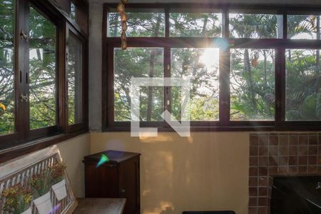 Casa para alugar com 4424m², 3 quartos e 8 vagas Casa para alugar com 4424m², 3 quartos e 8 vagasBanheiro Master