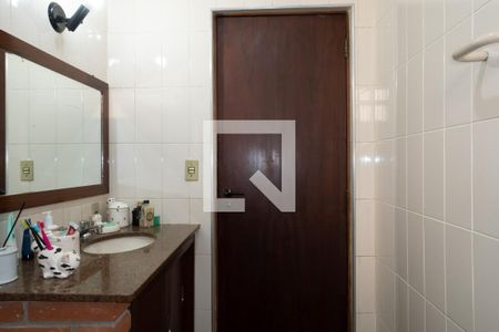 Casa para alugar com 4424m², 3 quartos e 8 vagas Casa para alugar com 4424m², 3 quartos e 8 vagasBanheiro