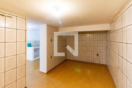 Quarto de casa para alugar com 1 quarto, 50m² em Vila Moraes, São Paulo