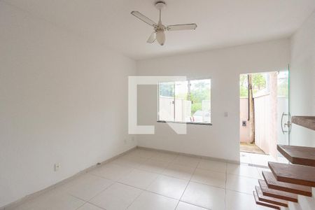 Sala de casa para alugar com 2 quartos, 90m² em Campo Grande, Rio de Janeiro