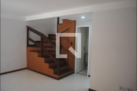 Sala de casa de condomínio para alugar com 3 quartos, 160m² em Pituaçu, Salvador