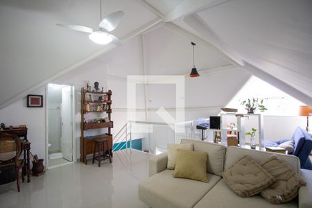 Mezanino de casa de condomínio à venda com 3 quartos, 130m² em Vargem Pequena, Rio de Janeiro