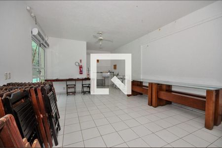 Apartamento para alugar com 50m², 2 quartos e 1 vaga Apartamento para alugar com 50m², 2 quartos e 1 vagaÁrea comum - Salão de festas