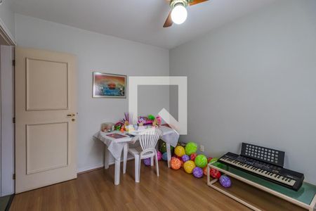 Casa de condomínio à venda com 330m², 4 quartos e 4 vagas Casa de condomínio à venda com 330m², 4 quartos e 4 vagasQuarto 2