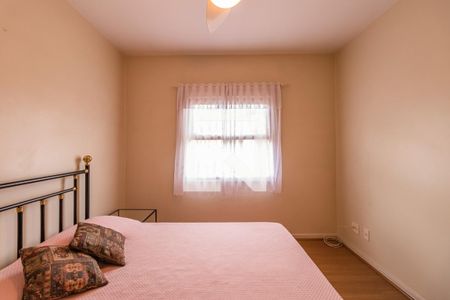 Casa de condomínio à venda com 330m², 4 quartos e 4 vagas Casa de condomínio à venda com 330m², 4 quartos e 4 vagasSuíte 1