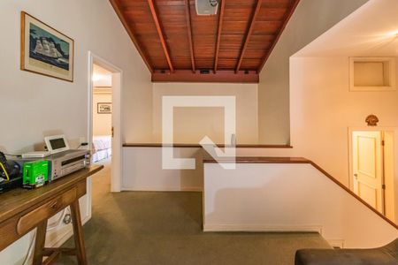 Casa de condomínio à venda com 330m², 4 quartos e 4 vagas Casa de condomínio à venda com 330m², 4 quartos e 4 vagasSala Íntima