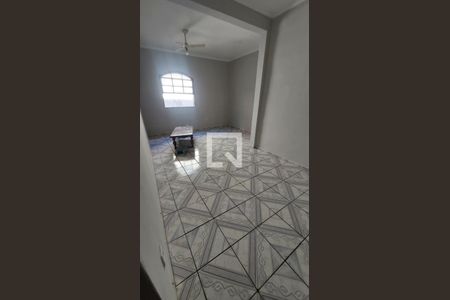 Casa para alugar com 5 quartos, 200m² em Jardim Itamarati, Poá