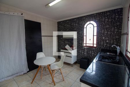 Cozinha de casa para alugar com 1 quarto, 50m² em Jardim Aeroporto, São Paulo