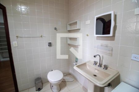 Banheiro da Suíte de casa para alugar com 1 quarto, 50m² em Jardim Aeroporto, São Paulo