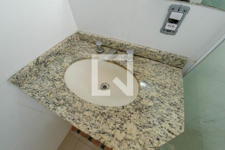 Banheiro de apartamento para alugar com 1 quarto, 50m² em Canasvieiras, Florianópolis